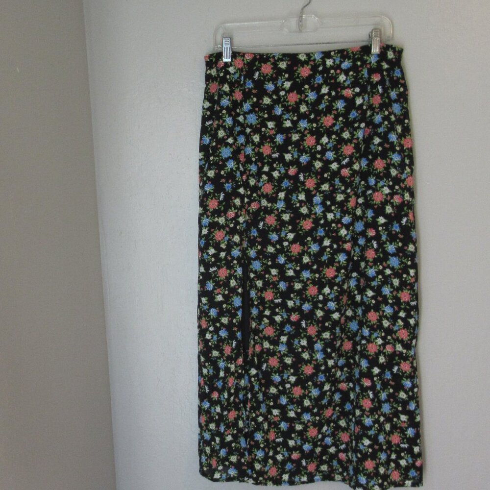 Nasty Gal Black Floral Pattern Midi Large Back Zip Front Slit Skirt